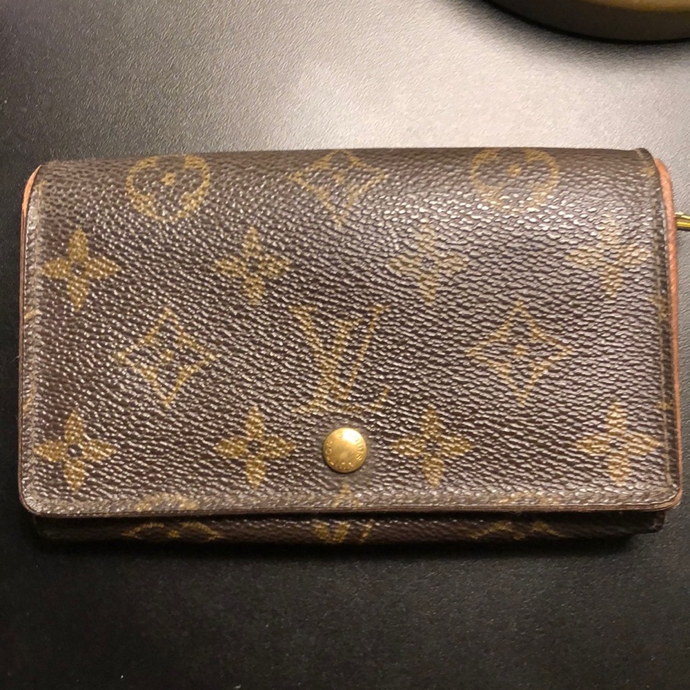 LV wallet